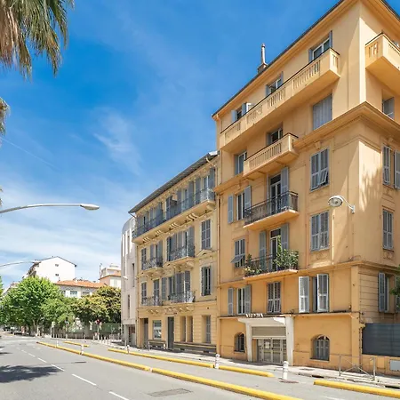 One Minute From - Air Conditioning - Wi-fi - Tram - Fully Equipped Kitchen Nice
